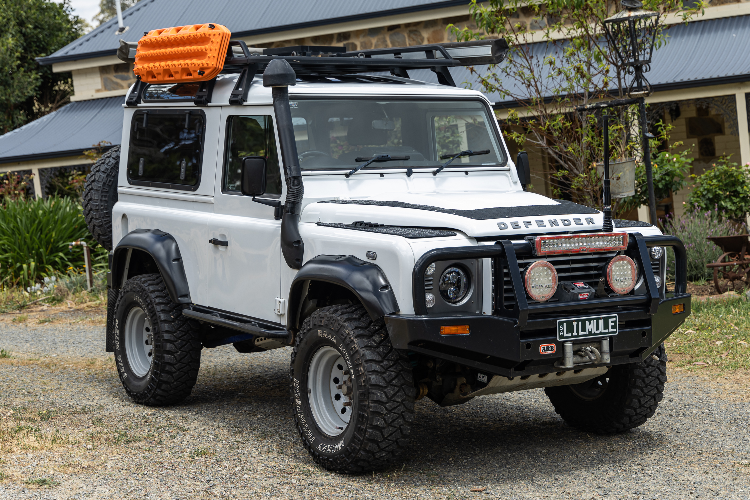 Land Rover Defender 90
